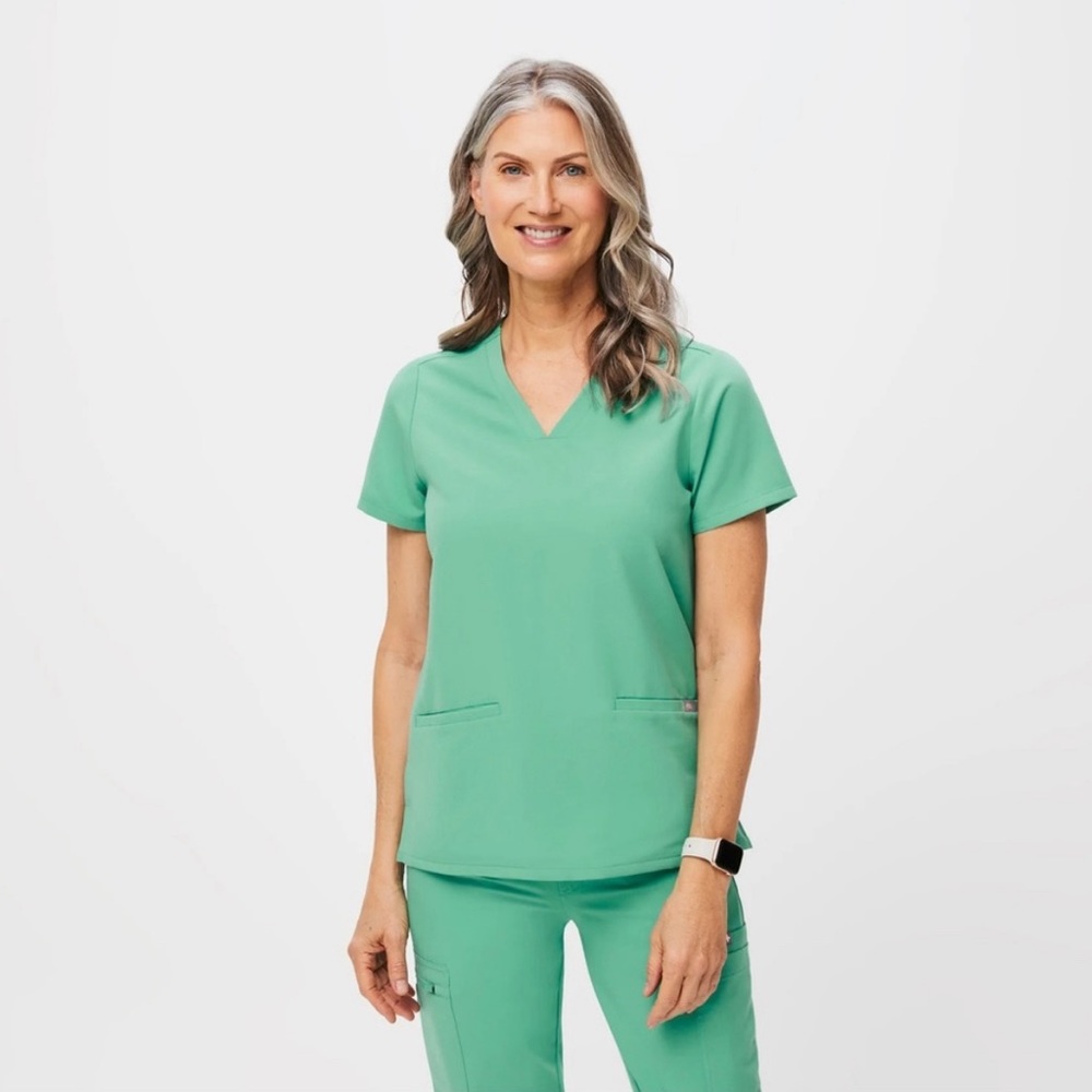 Figs Scrub Top